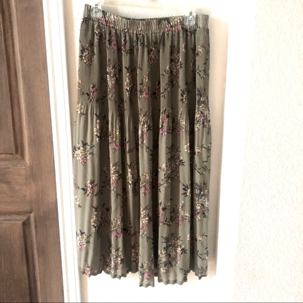 Vintage Sag Harbor Womens Pleated Midi Skirt Pull On Floral Medium Olive Green